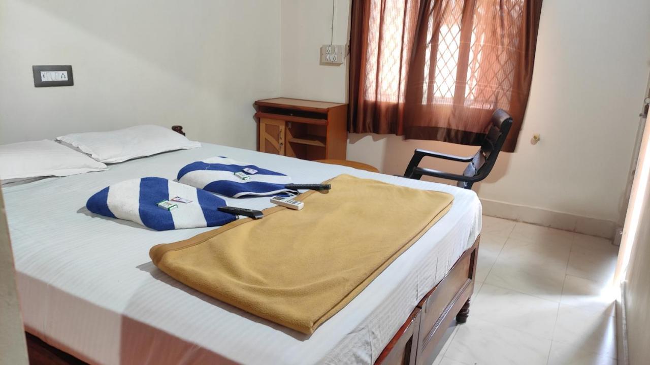 Rocky Guesthouse Hampi Dış mekan fotoğraf