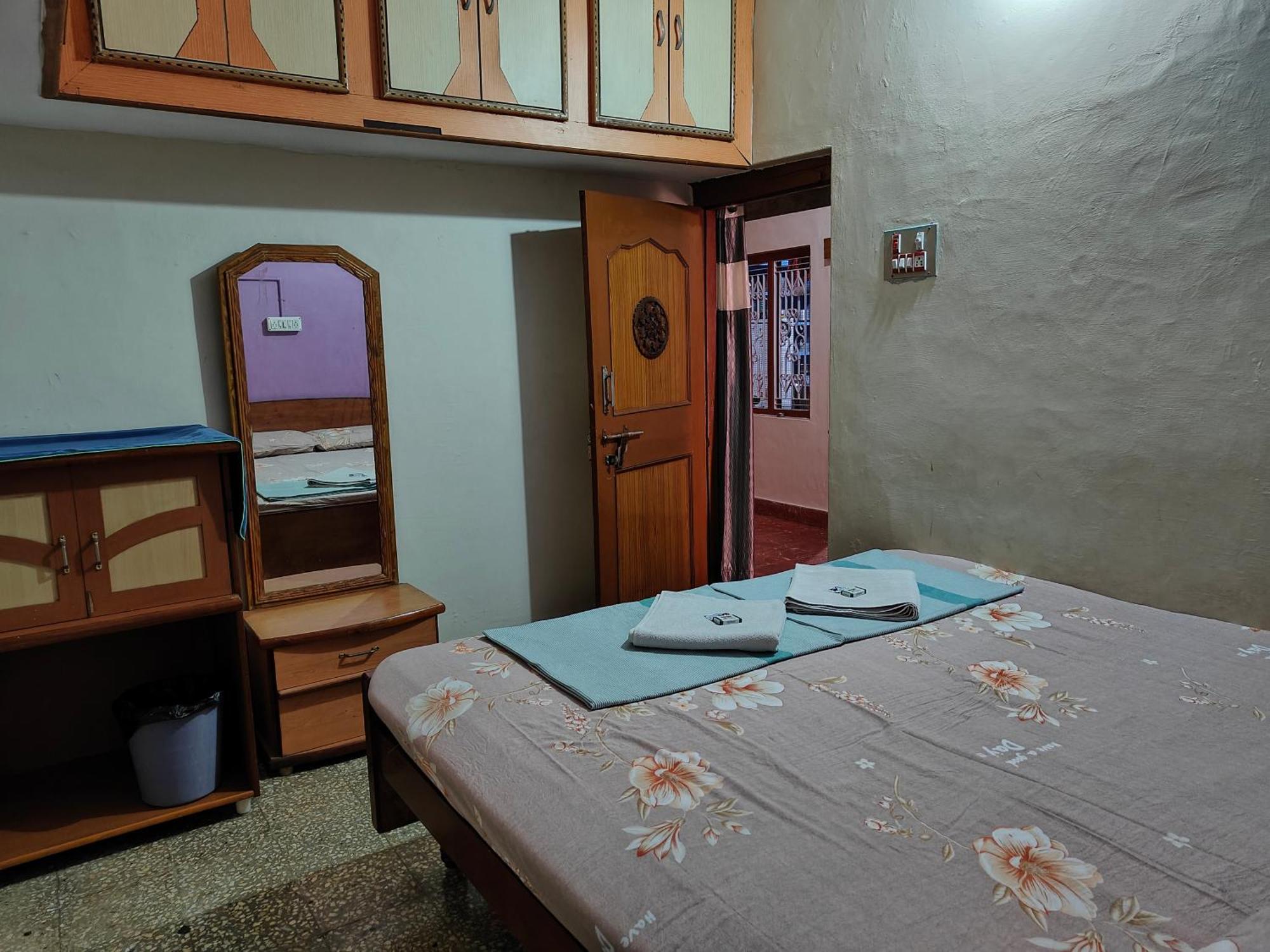 Rocky Guesthouse Hampi Dış mekan fotoğraf
