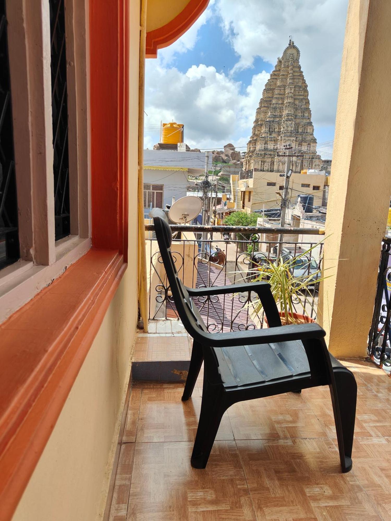 Rocky Guesthouse Hampi Dış mekan fotoğraf