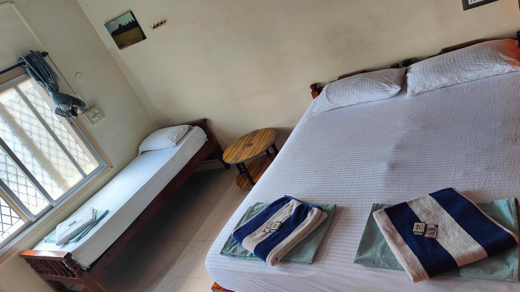 Rocky Guesthouse Hampi Dış mekan fotoğraf