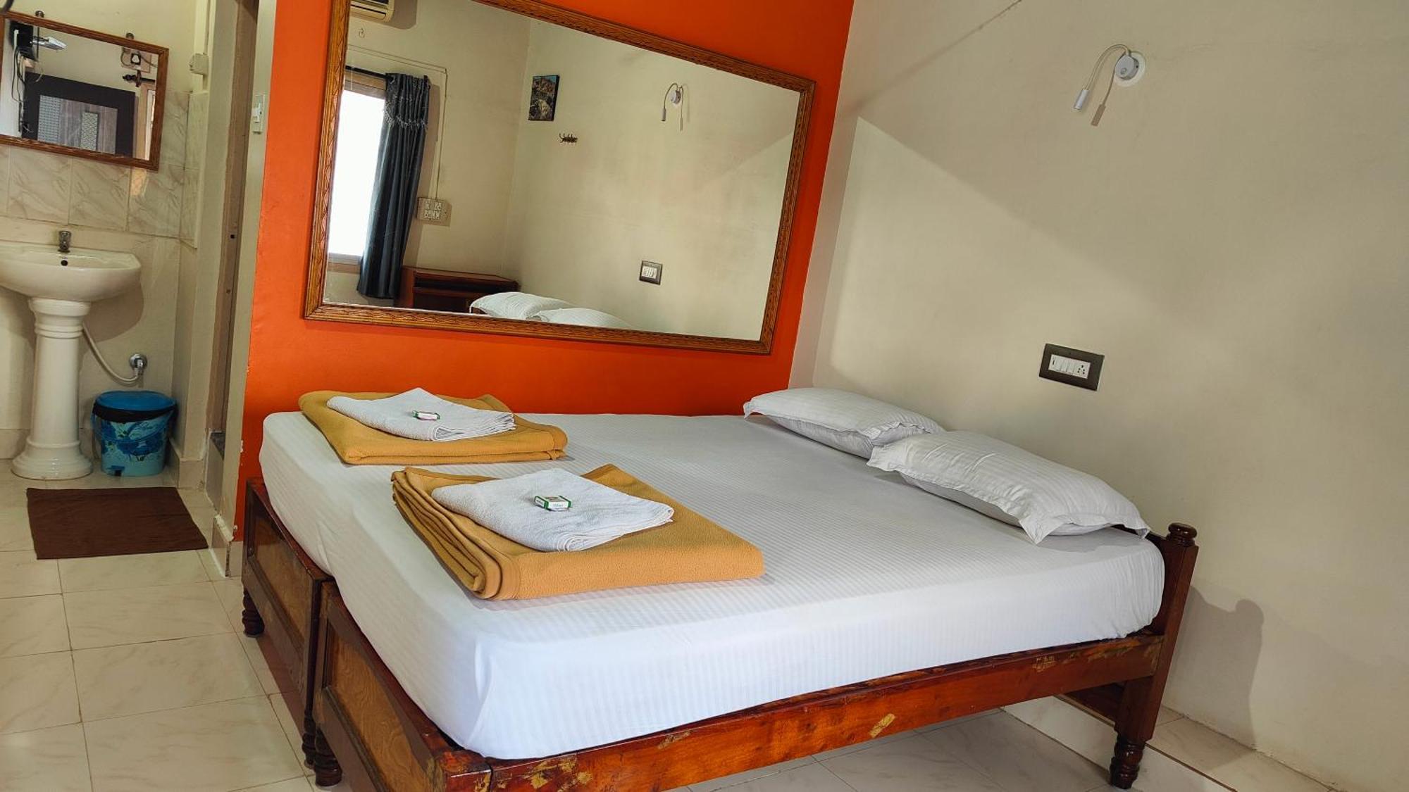 Rocky Guesthouse Hampi Dış mekan fotoğraf