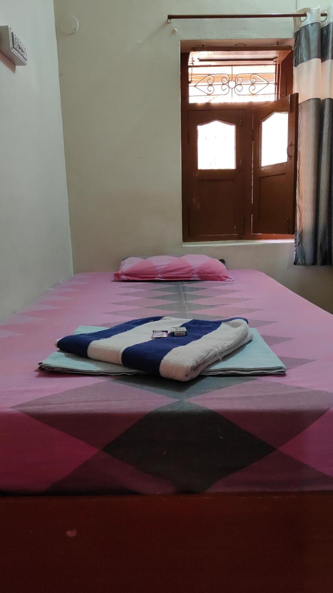 Rocky Guesthouse Hampi Dış mekan fotoğraf