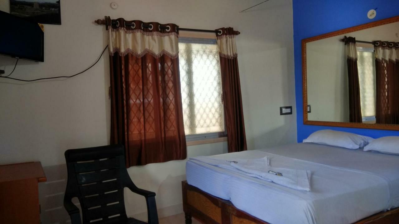 Rocky Guesthouse Hampi Dış mekan fotoğraf